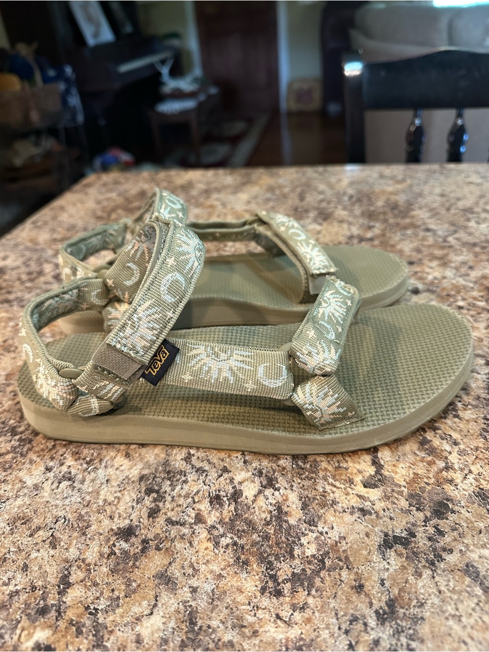 Teva Women’s 8 Olive Strappy Sandals with moon and stars Patterned